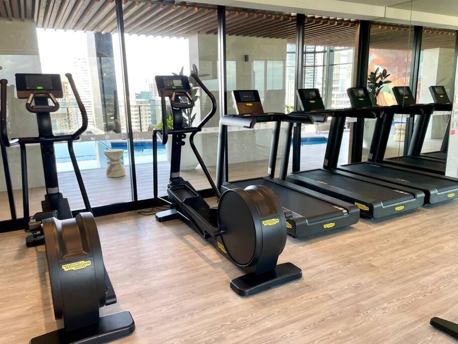 Stunning Riverview 1Bedroom Serviced Apt ゴールドコースト エクステリア 写真