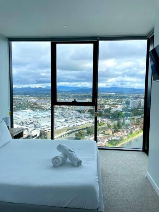 Stunning Riverview 1Bedroom Serviced Apt ゴールドコースト エクステリア 写真