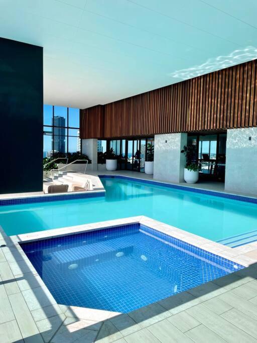 Stunning Riverview 1Bedroom Serviced Apt ゴールドコースト エクステリア 写真